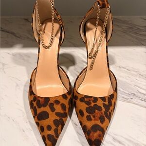 Commense Leopard-Print Pointed Toe Ankle Strap Heels with Gold Chain